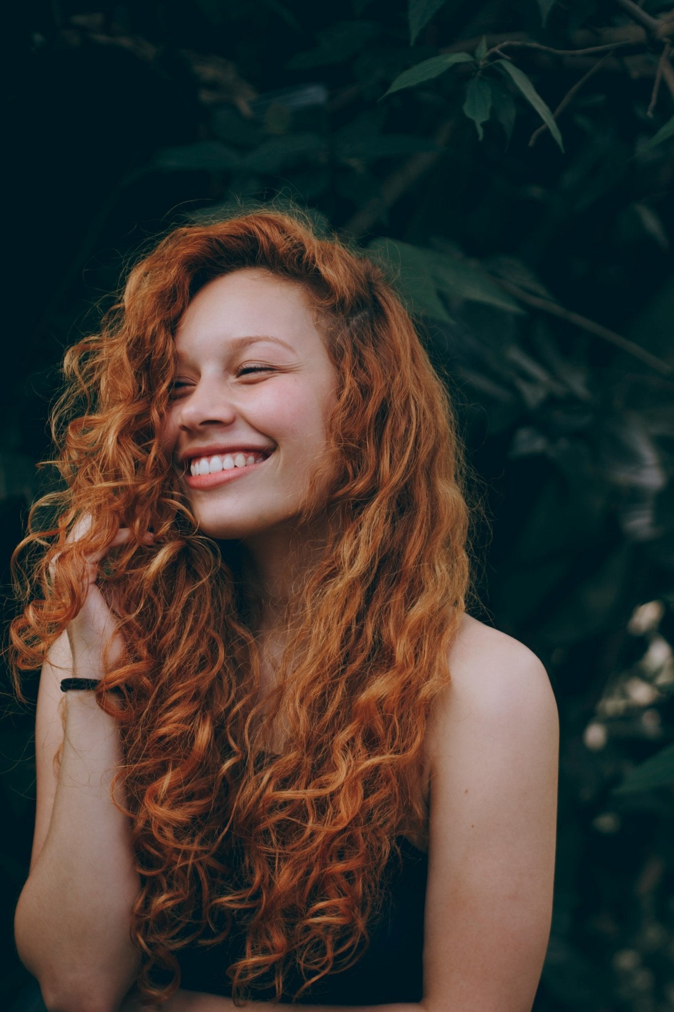 Prendre soin de ses cheveux ondulés ou bouclés - Laura Sim's